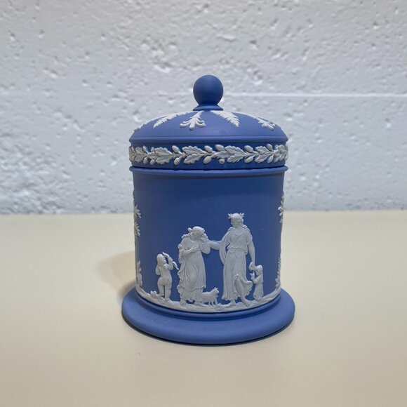 Wedgwood Blue Jasperware Lidded Jar with White Motif - Picture 3 of 8